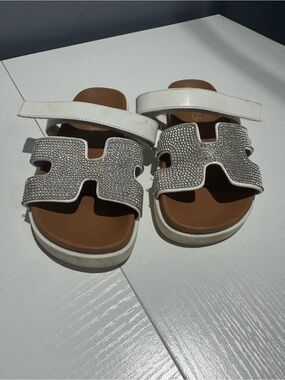 Mudd White Rhinestone Strap Kids Slide Sandals